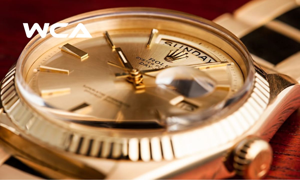 Mặt kính Rolex chính hãng thường làm từ sapphire chống trầy, trong và ít biến dạng
