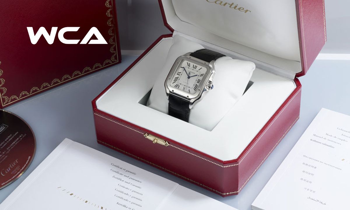 Đồng hồ Cartier chính hãng thường đi kèm hộp đựng, thẻ hoặc sổ bảo hành, sách hướng dẫn và giấy tờ