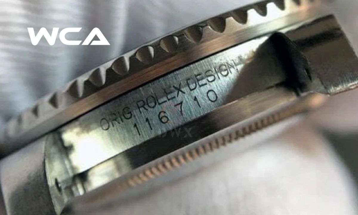 Mã serial cùng các ký hiệu trên vỏ Rolex chính hãng được khắc sắc nét, đều và đúng vị trí